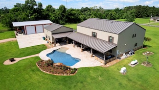 1725 Rymal Rd, Alvin, TX 77511