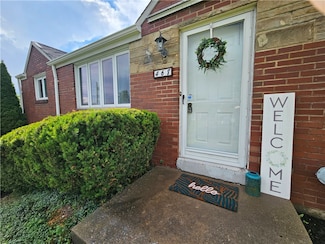 468 Lois Dr, Pittsburgh, PA 15236