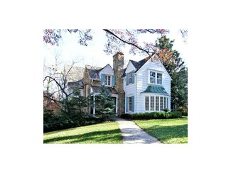 6401 Sagamore Rd, Mission Hills, KS 66208
