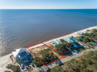 1035 Gulf Shore Blvd, Panacea, FL 32346