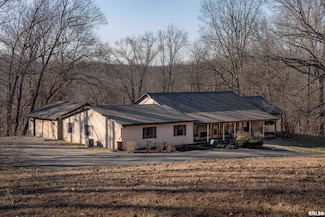 2544 Grammer Rd, Carbondale, IL 62903