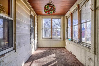 63 Chestnut St, Nashua, NH 03060