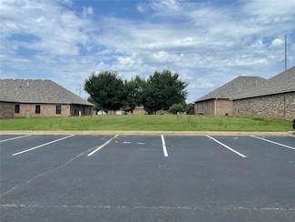 781 N Santa fe Ave, Edmond, OK 73003