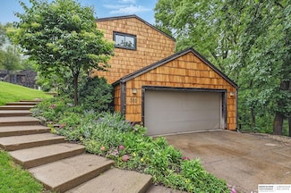 301 Oakridge Ct Unit D1, Bellevue, NE 68005