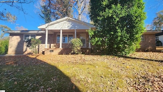 572 Wildwood Dr, Spartanburg, SC 29306