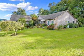 88 Whispering Pines Dr, Marion, NC 28752