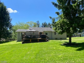 104 Dreahook Rd, Lebanon, NJ 08833