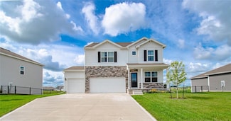 1085 Spruce St, Waukee, IA 50263