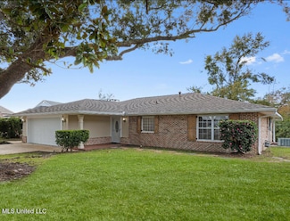 707 Holly Hills Dr, Biloxi, MS 39532