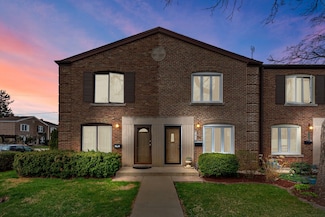 2934 Desplaines Ave, Riverside, IL 60546