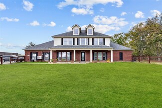 2730 Lawrence Rd, Kemah, TX 77565