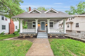 5717 Oak St, Kansas City, MO 64113