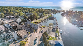 259 Kalamazoo St Unit 4, South Haven, MI 49090