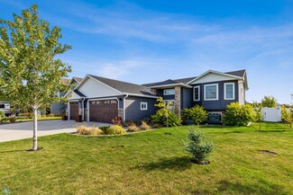 5803 Autumn Dr S, Fargo, ND 58104