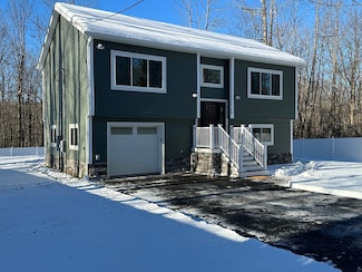 102 Wells Rd, Becket, MA 01223