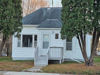 307 Center St, Waterloo, IA 50703