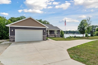 4581 Skyline Dr, Perrinton, MI 48871