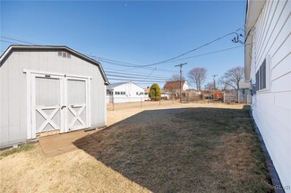 36 Good Ln, Levittown, PA 19055