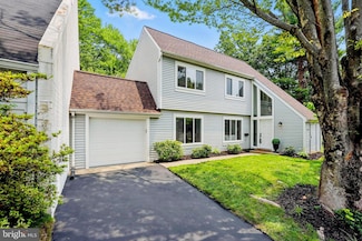 1496 Roundleaf Ct, Reston, VA 20190