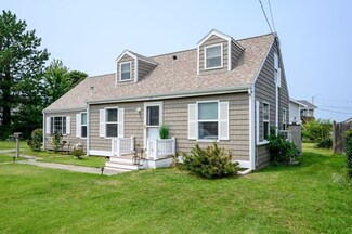 15 Packard Ave, Hull, MA 02045