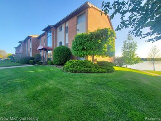 1932 Klingensmith Rd Unit 55A, Bloomfield Hills, MI 48302
