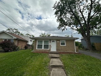 566 Minette Ln, Chicago Heights, IL 60411