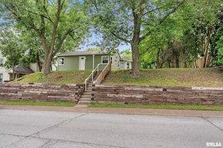 1614 W 15th St, Davenport, IA 52804