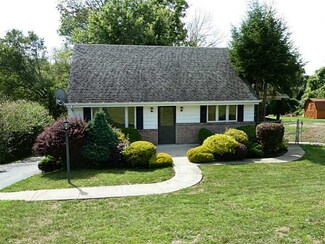 2180 Thomas Dr, White Oak, PA 15131
