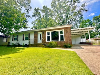 103 Park Lane Dr, Carmi, IL 62821