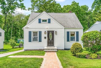 289 Wentworth Ave, Lowell, MA 01852