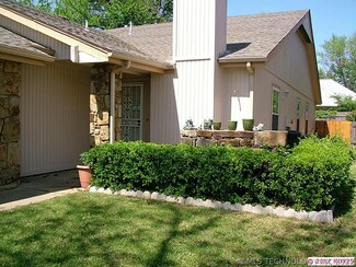 11121 E 17th Place, Tulsa, OK 74128