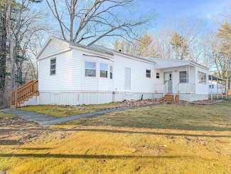 807 Nottingham Dr, Exeter, NH 03833