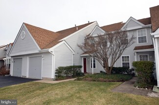 20 Hemlock Ct Unit 230, Bordentown, NJ 08505