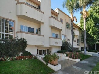 11110 Camarillo St Unit 120, Toluca Lake, CA 91602