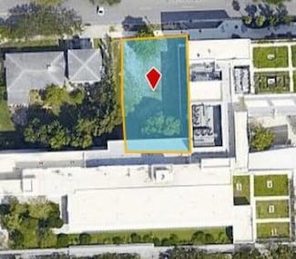 120 NE 42nd St, Miami, FL 33137