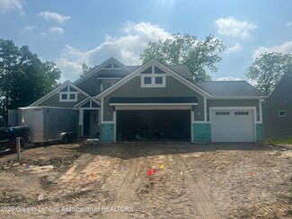 11350 Traverse Dr, Grand Ledge, MI 48837