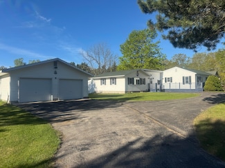 W17915 S Curtis Rd, Germfask, MI 49836