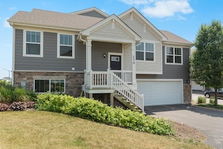 170 Goldenrod Dr, Elgin, IL 60124
