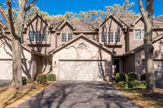 895 Millcreek Cir, Elgin, IL 60123