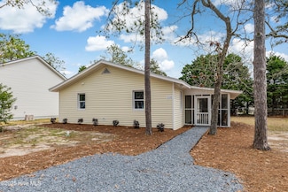 114 NW 14th St, Oak Island, NC 28465