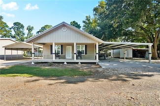 22259 Chinquapin Ave, Maurepas, LA 70449