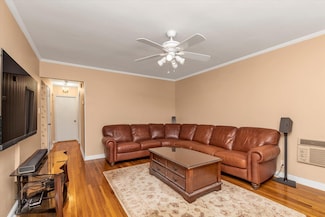 3454 201st St, Bayside, NY 11361