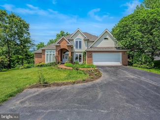 564 Peace Pipe Ln, Hedgesville, WV 25427