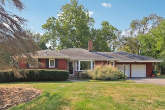 5655 Hanssen Rd, Gurnee, IL 60031