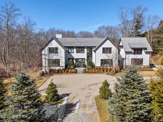 8 Cherry Blossom Ln, Greenwich, CT 06831