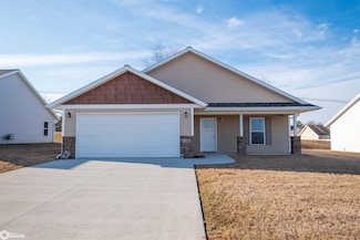 1101 E Southridge Rd, Marshalltown, IA 50158