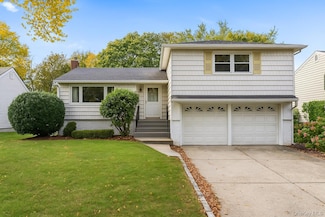 60 Pell Terrace, Garden City, NY 11530