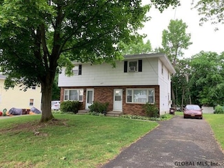 19 Quarry Dr, Albany, NY 12205