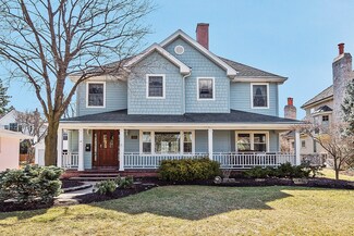 451 Colfax Ave, Clarendon Hills, IL 60514