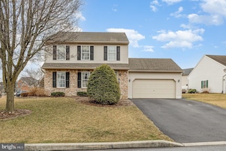 457 Oak Ln, Palmyra, PA 17078